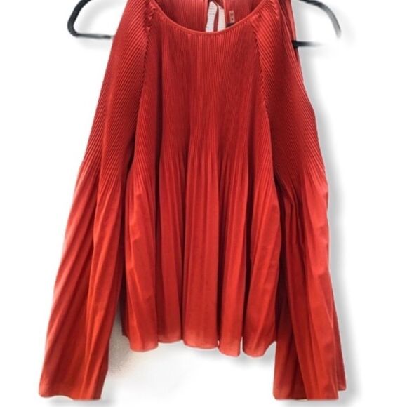 DO + BE Cold Shoulder Pleated Blouse - Picture 1 of 10